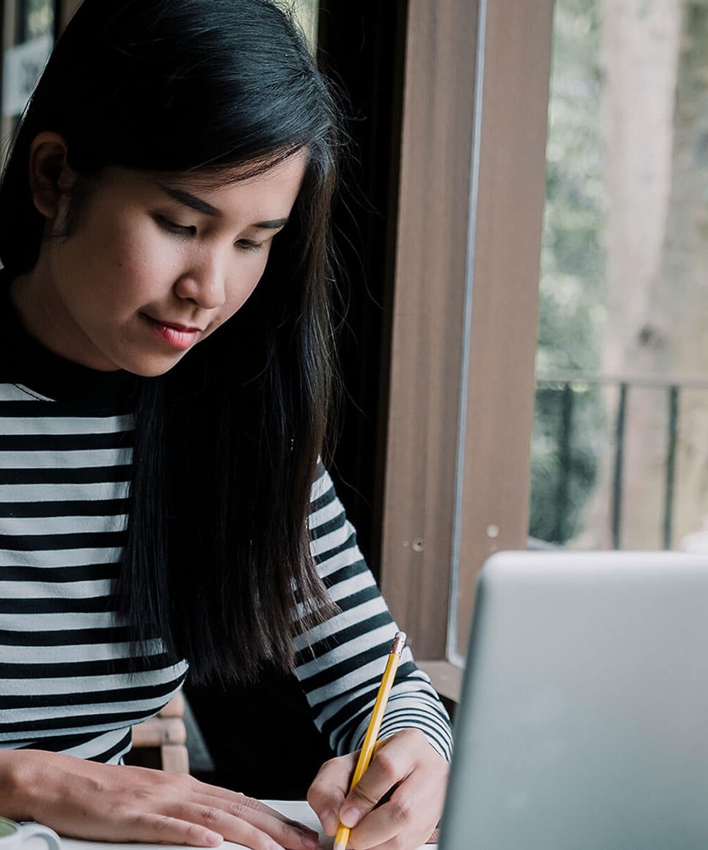 woman using Canvas Catalog